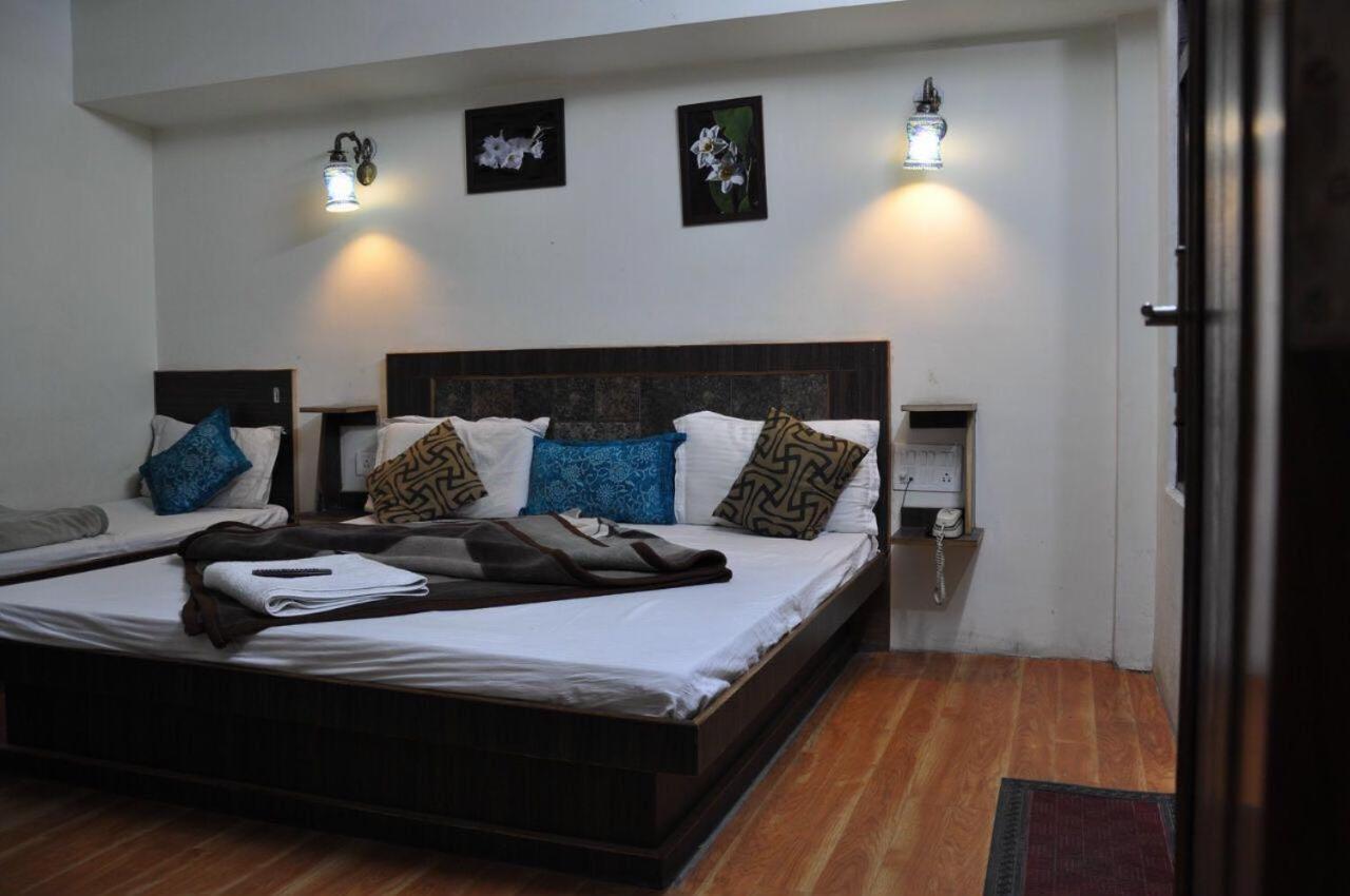 Hotel Ahuja Nainital Luaran gambar